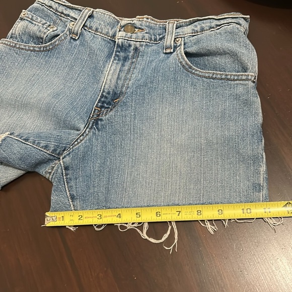 Levi’s 550 Denim High Waist Distressed Cutoff Shorts Size 4 - Picture 9 of 10